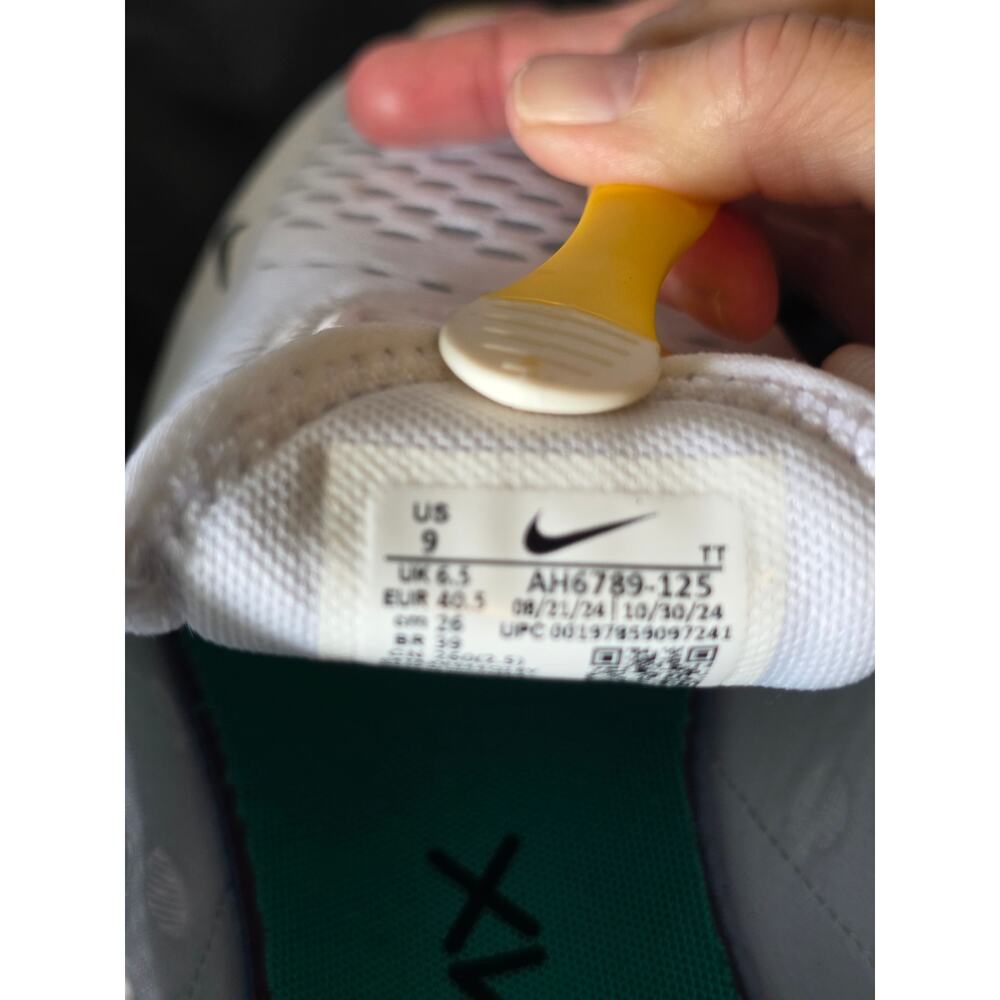 Nike Women's AirMax Tennis Shoes Size 9 - Picture 8 of 9